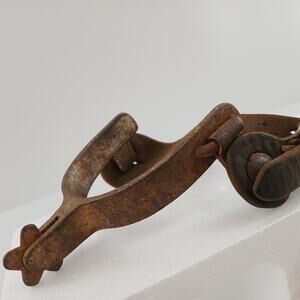 Vintage BOONE Western Cowboy Single Spur Metal Riding Gear Rustic Collectible